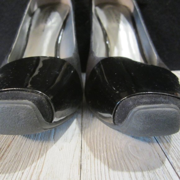 KENNETH COLE - Black Suede/Patent Leather Stack Heels with Ankle Straps - Sz 9.5 - Picture 3 of 10